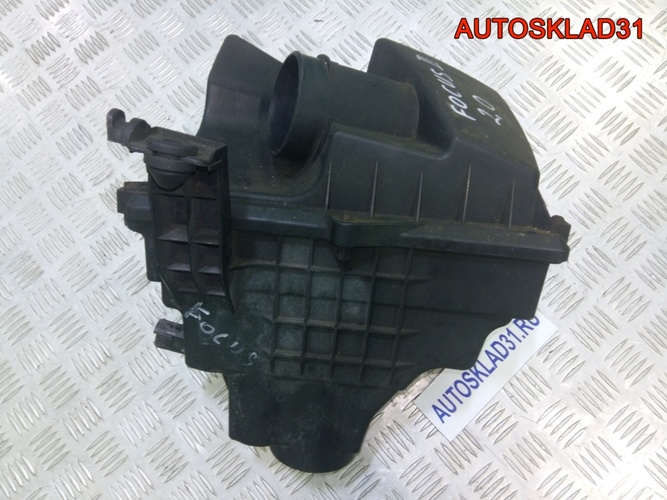  Корпус воздушного фильтра Форд Фокус 2  3M519600CF