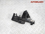 Кронштейн замка двери Ford Focus 2 4M51A21978AC (Изображение 1)