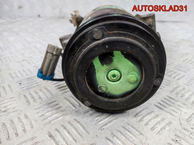 Компрессор кондиционера Opel Corsa C 24427685