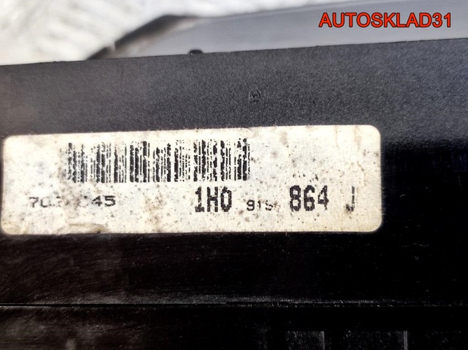 Панель приборов Volkswagen Golf Mk3 1H0919864J