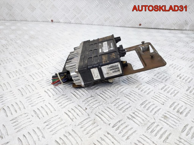 Блок эбу Volkswagen Golf 3 1.6 AEA 032906026A
