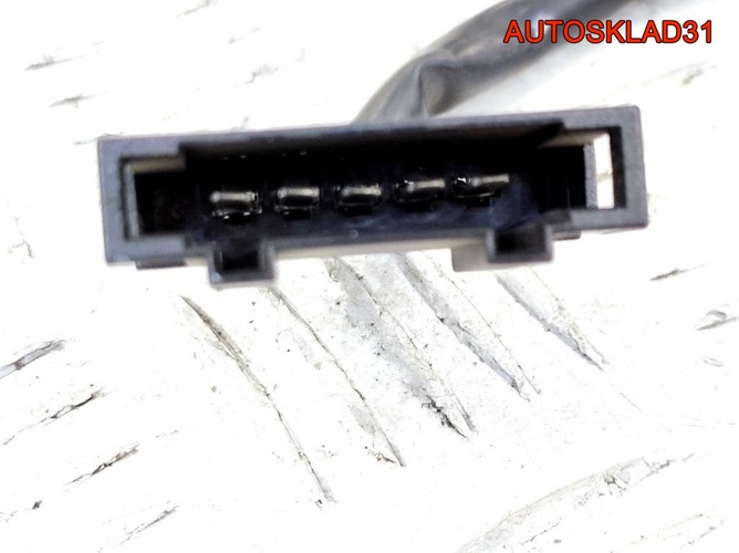 Зеркало правое Skoda Octavia A4 1U1857502C