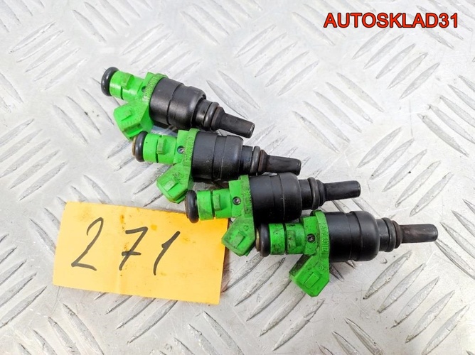 Форсунка инжекторная Mercedes W203 A2710780549