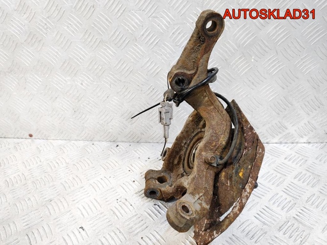 Кулак поворотный передний правый Nissan Qashqai 1