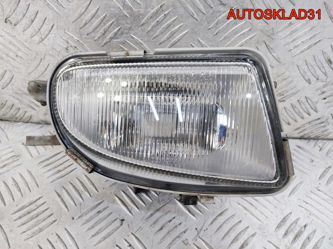 Фара противотуманная правая Mercedes W210 Рест