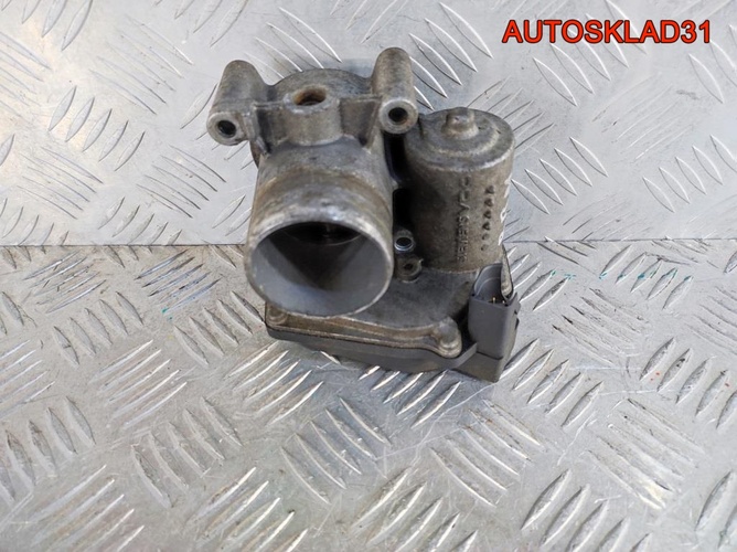 Заслонка дроссельная Skoda Fabia BBM 03D133062E