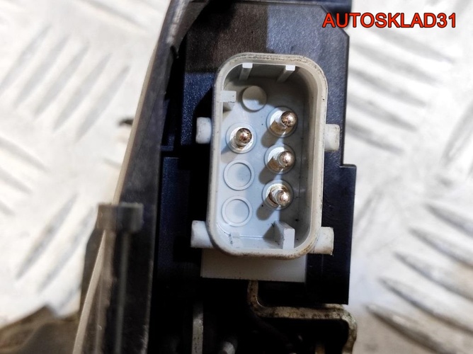 Замок двери передней правой BMW E39 51218235102
