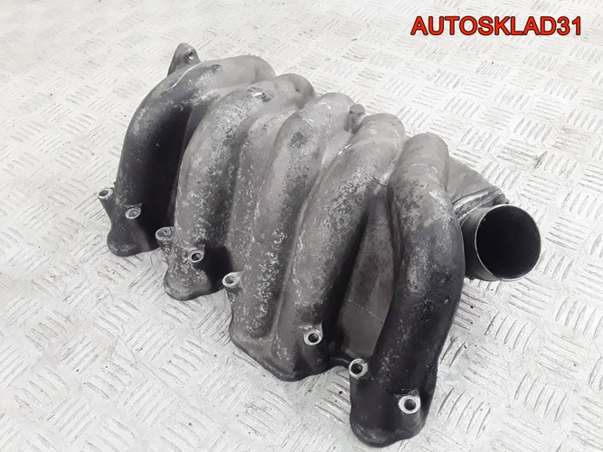 Коллектор впускной Аукди 100 Ц4 2,5 AAT 046129713F