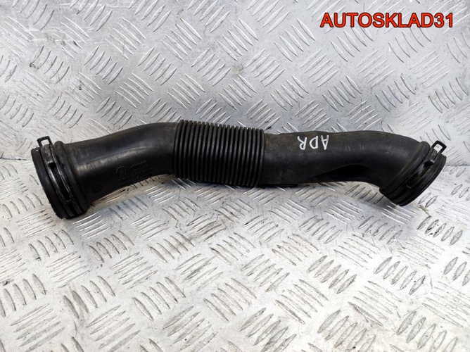 Патрубок воздушного фильтра Audi A6 C5 06B129627A
