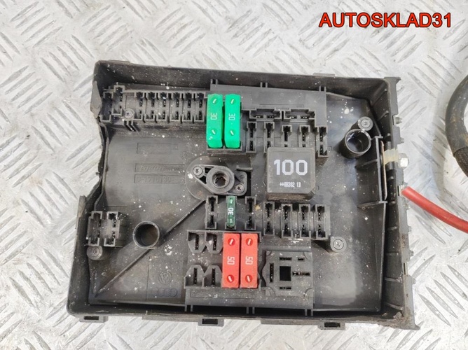 Блок предохранителей VW Golf Plus 1K0937125A
