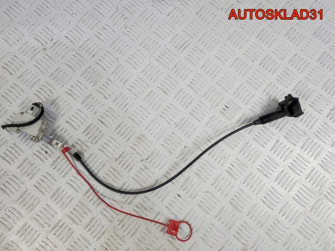 Трос лючка бензобака Audi A8 D3 4E0810899B