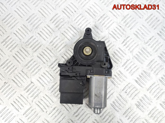 Моторчик стеклоподъёмника VW Passat B5 3B9839751CD
