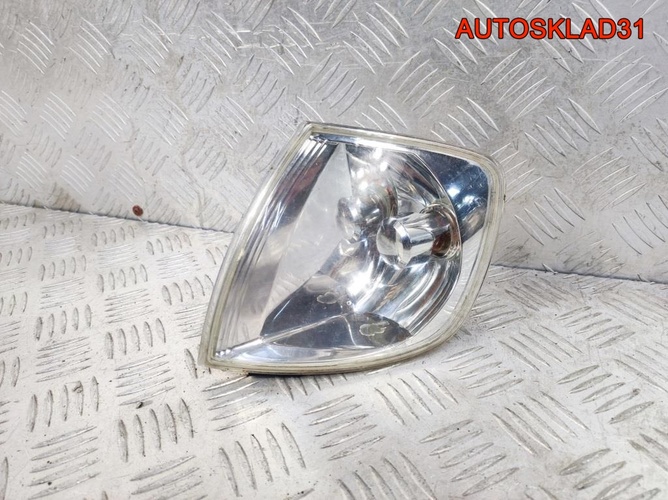 Указатель поворота левый белый VW Polo 6N0953041N