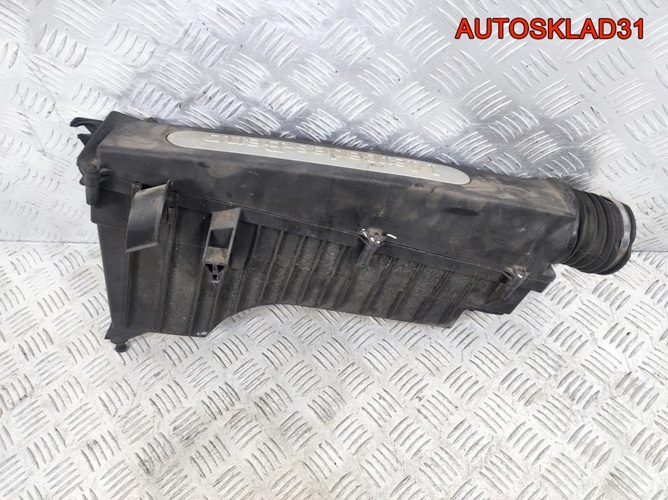 Корпус воздушного фильтра Mercedes W203 1110940204