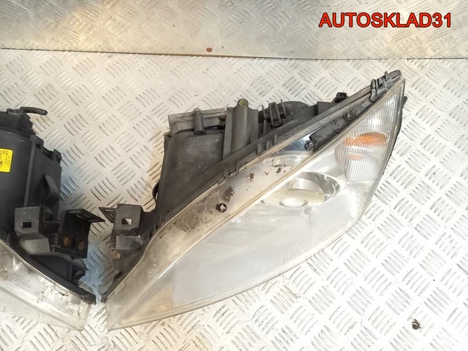 Фары ксеноновые комплект Ford Mondeo 3 1S7113005CJ