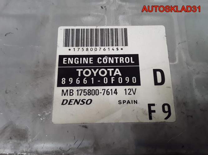 Блок Эбу Toyota Corolla Verso 896610F090