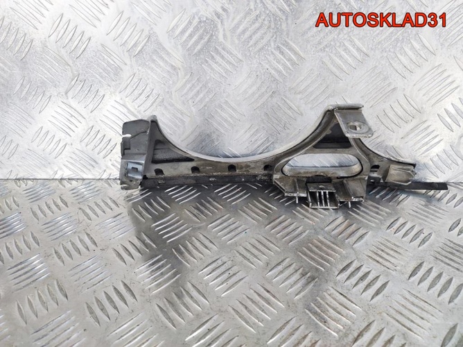 Планка под фару правая Mercedes W210 A2108200412