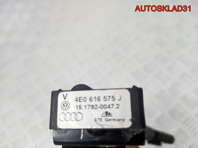 Датчик ускорения пневмоподвески Audi A8 4E0907651G