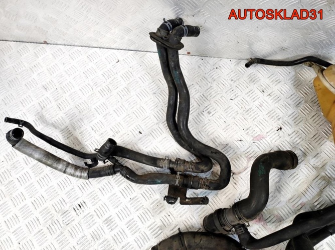 Бачок расширительный VW Passat B5 AZX 3B0121403B
