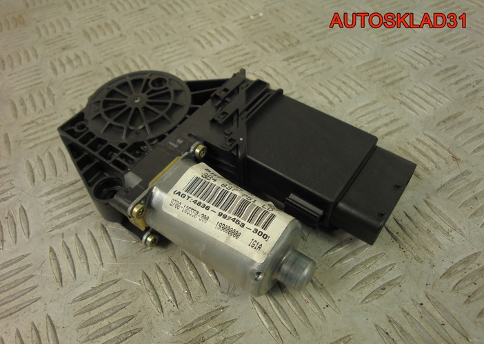 Моторчик стеклоподъёмника VW Passat B5+ 0130821695