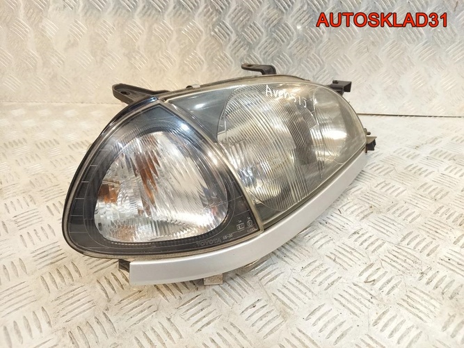 Фара правая Toyota Avensis 1 8113005140  