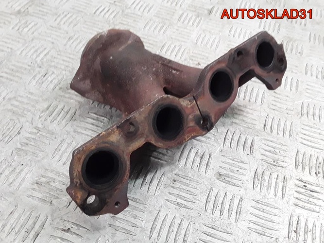 Коллектор выпускной Renault Logan 8200383745