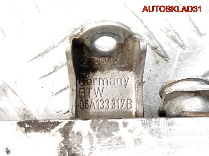 Рейка топливная VW Golf 4 1,8 AGN 06A133317B