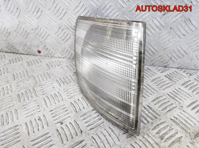 Указатель поворота правый белый Mercedes Vito 638