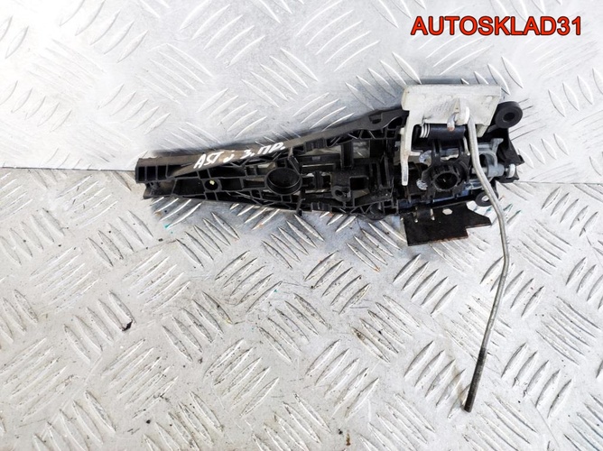 Кронштейн ручки двери правой Opel Astra J 138174