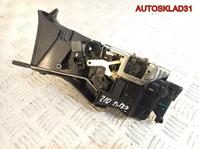 Замок двери передней правой Mercedes Benz W210