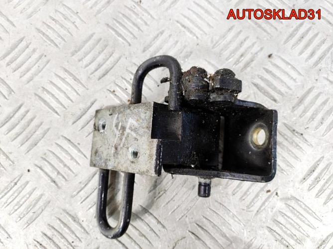 Петля двери задняя левая нижняя Audi A4 B6