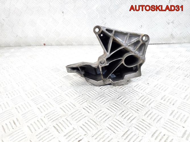 Кронштейн КПП Skoda Octavia A4 1,6 AEE 030199275A