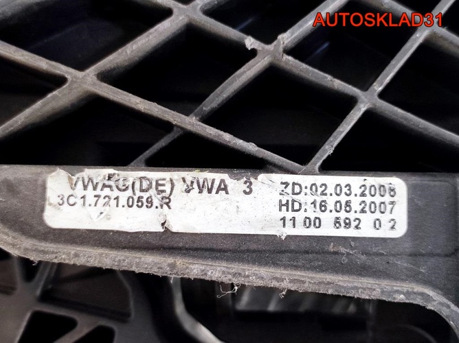 Педаль сцепления VW Passat B6 3C1721059R