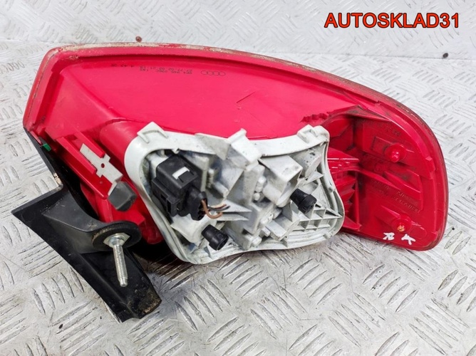 Фонарь задний наружный правый Audi A3 8PA 8P4945096C