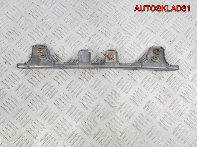 Кронштейн радиатора Audi A8 D3 4E1805239B