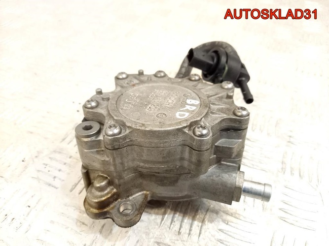 Насос вакуумный Audi A4 B7 2.0 BRD 03G145209C