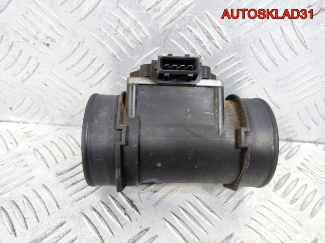 Расходомер воздуха Opel Vectra B 1,8 X18XE 90411957