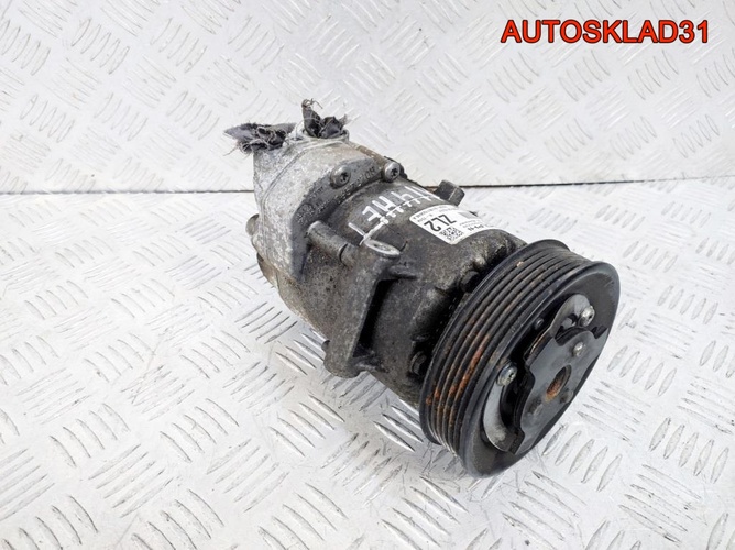 Компрессор кондиционера Opel Astra J 13250608