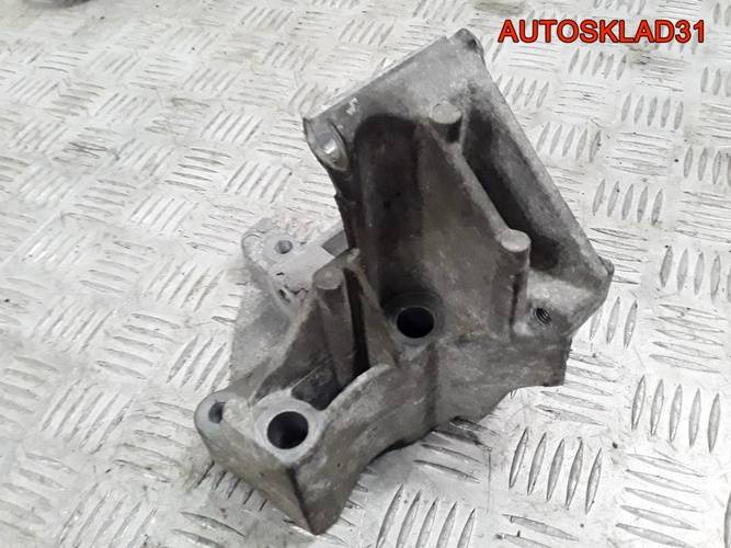 Кронштейн генератора Ford Focus 1 98BB10039AD