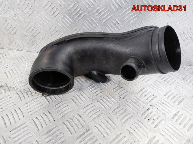 Патрубок воздушного фильтра Audi A6 C5  06C133354G