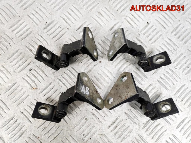 Петля двери верхняя Volkswagen Passat B6