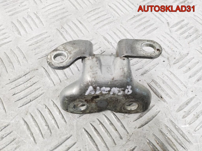 Петля двери передняя правая нижняя Toyota Avensis