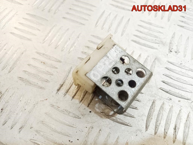 Резистор отопителя Opel Astra H 90560362