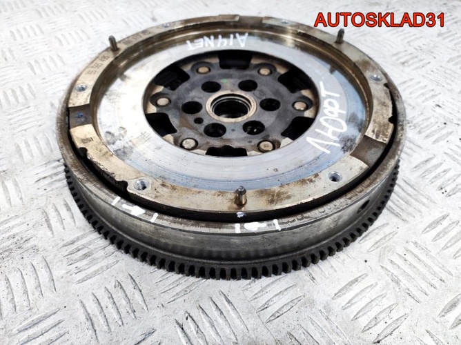 Маховика Opel Astra J 55565495 дефект люфт