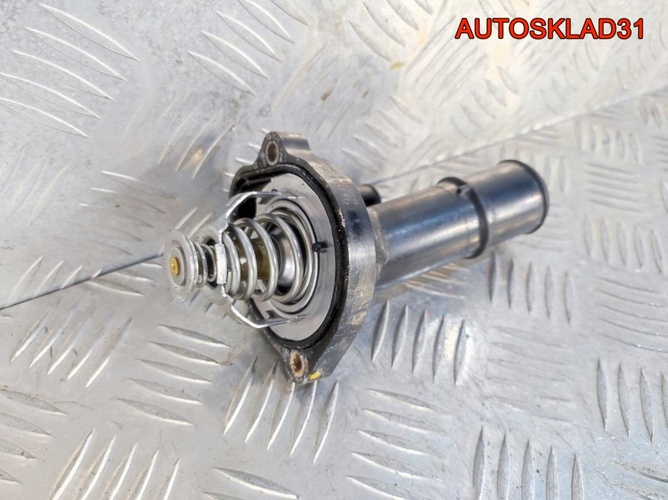 Корпус термостата Ford Focus 2 2,0 AODA 5653258