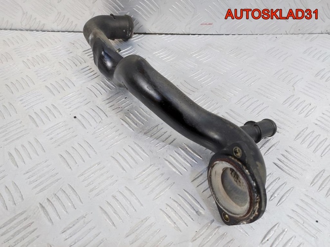 Трубка системы охлаждения VW Golf 4 APF 06A122481