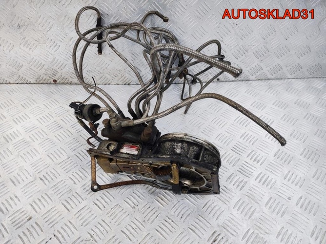 Дозатор распределитель топлива Audi 100 0438100125