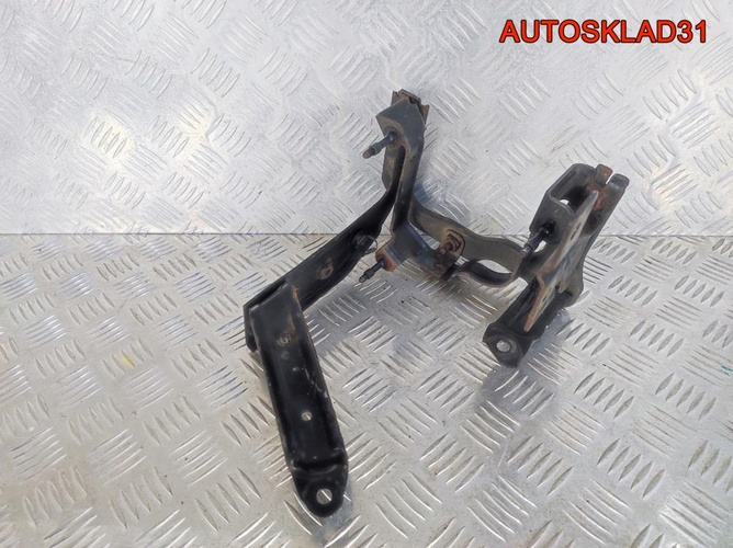 Кронштейн гидроусилителя Ford Focus 2 3M513K738AC