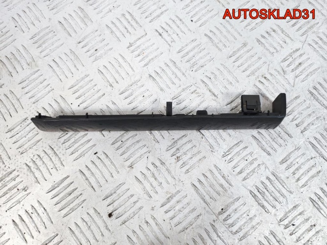 Накладка декоративная левая VW Sharan 7M3857221