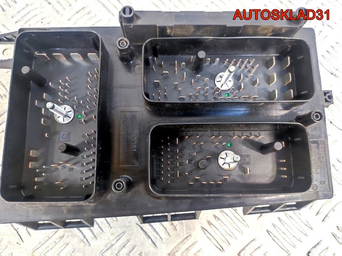 Блок предохранителей Opel Astra J A20DTH 13206754